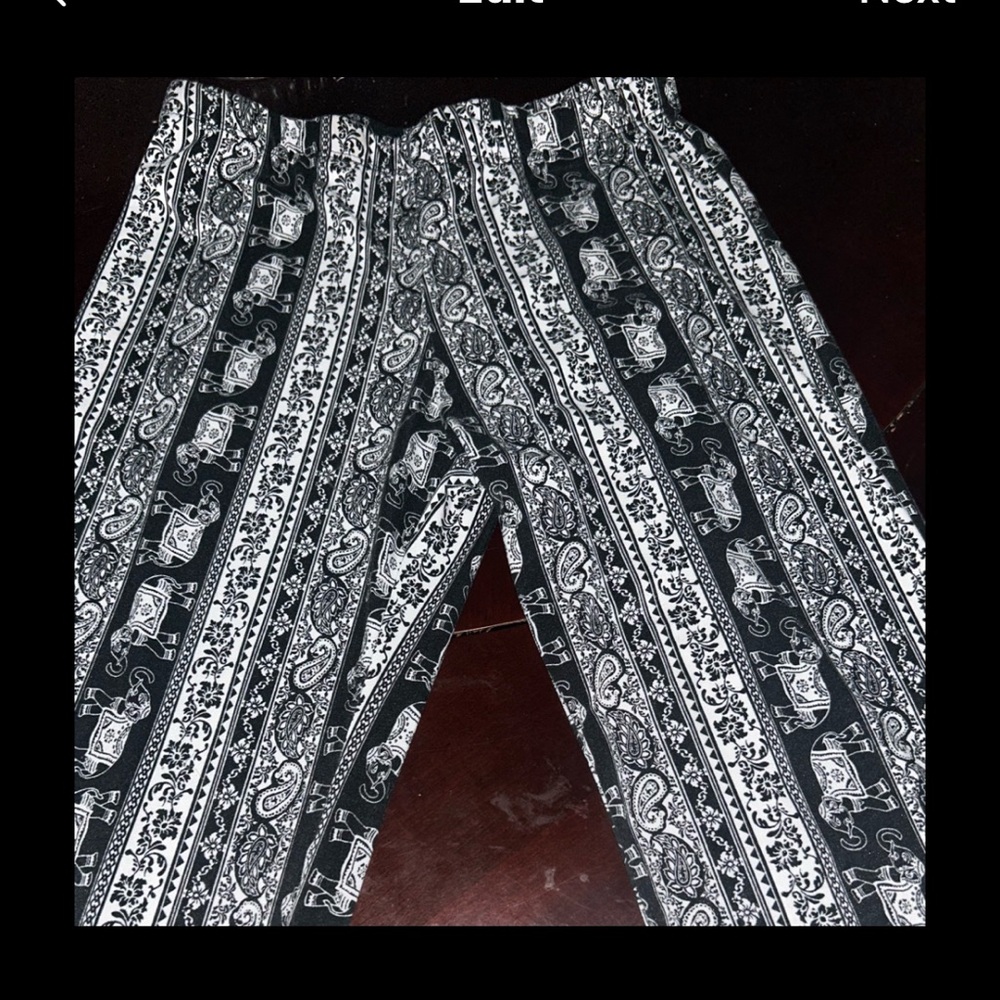 DAILY SPECIALS WOMANS PANTS